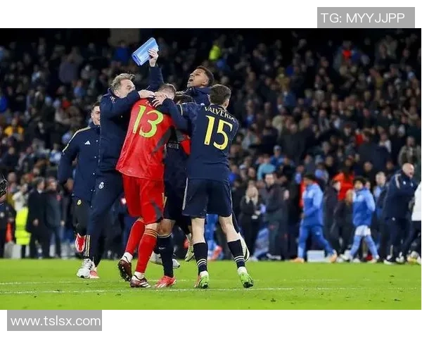 欧联杯惊天逆转波尔图6-2狂胜皇马引发全场震撼