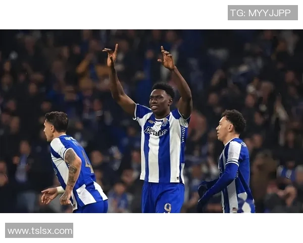 足总杯激战波尔图与本菲卡平局红牌事件引发全场热议与争议